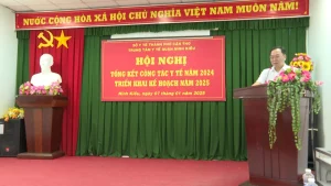 Ông Nguyễn Ngọc Ánh – Phó Chủ tịch Thường trực UBND quận Ninh Kiều phát biểu tại hội nghị