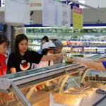 Khu kinh doanh thực phẩm chế biến tại siêu thị Co.opmart Cần Thơ.