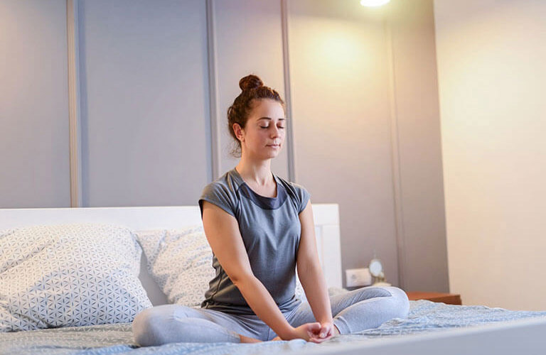Hít thở đúng cách sẽ giúp bạn dễ chìm vào giấc ngủ hơn