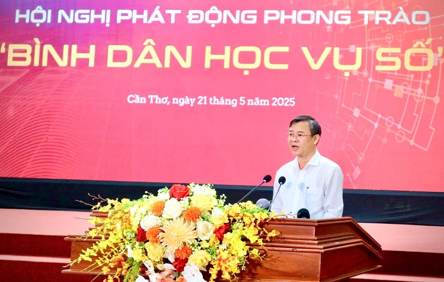 Chủ tịch UBND thành phố Cần Thơ Trương Cảnh Tuyên phát biểu chỉ đạo tại hội nghị.