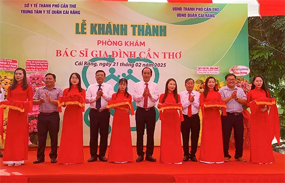 Khánh thành Phòng khám Bác sĩ gia đình tại Trung tâm Y tế quận Cái Răng.