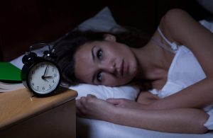 Mất ngủ khi đến kỳ kinh nguyệt có thể do rối loạn nội tiết tố