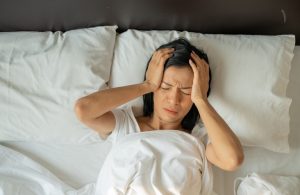 Rối loạn giấc ngủ là tình trạng khó ngủ, ngủ không sâu giấc dẫn đến mệt mỏi