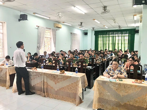 Tập huấn Hồ sơ sức khỏe điện tử và hướng dẫn tích hợp thẻ BHYT vào VNeID