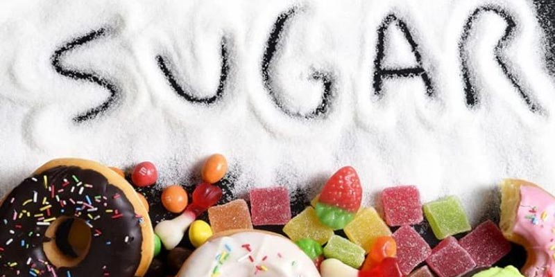 Người bệnh viêm da cơ địa nên hạn chế ăn đồ ngọt