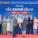 VNVC ra mắt và triển khai tiêm vắc xin phế cầu 15 tại hơn 220 trung tâm trên toàn quốc từ ngày 8/5. Ảnh: Mỹ Ngọc